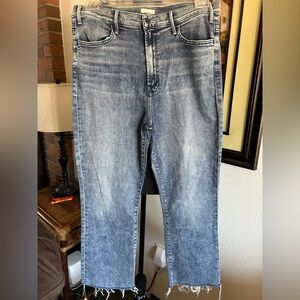 MOTHER Denim The Hustler Ankle Fray Shaking things up Size 33